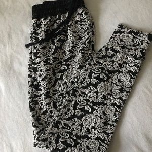 Black and white Iris pants 👖